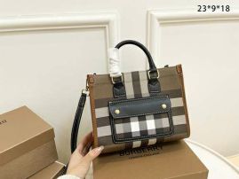 Picture of Burberry Lady Handbags _SKUfw131462600fw